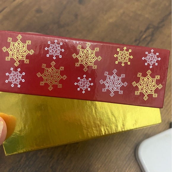 Liz Claiborne Red and Green Apple Brooch - Picture 8 of 8